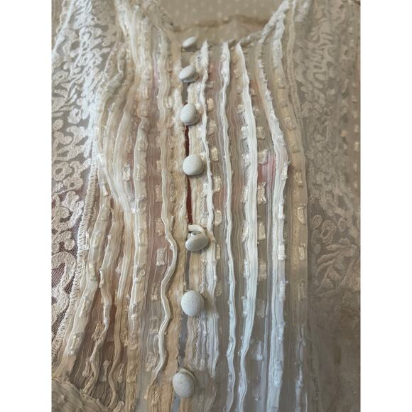 Kimchi Blue Sheer Ivory Button Front Lacy Loose Fit Medium Womens Top - Picture 3 of 7